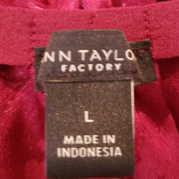 LG Ann Taylor Factory Red Sleeveless Ruffled Neck Dressy Top - Picture 4 of 5